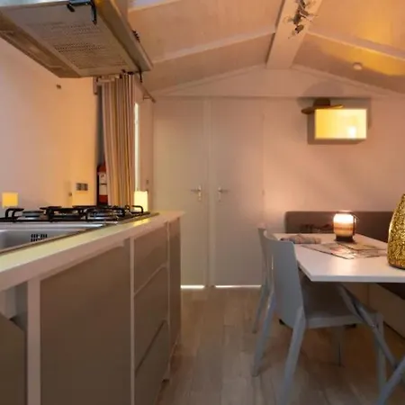 Kemping Mobil-home 4 Pers Avec Terrasse - Api-1-52-1607 *